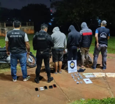 Atraparon a tres presuntos narcodeliverys y le secuestraron dosis de marihuana en Puerto Iguazú