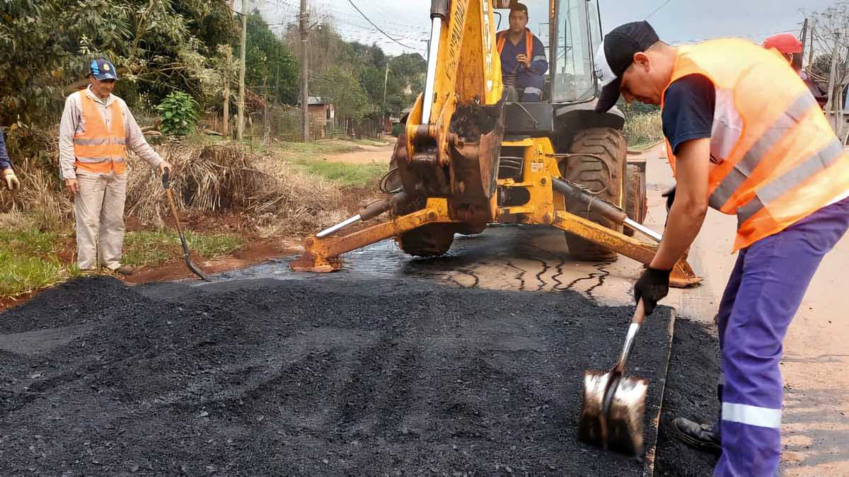 OBERÁ: Avanza la construcción de sendas sobre elevadas en calle Río Cuarto