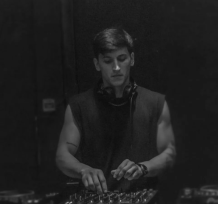 Falleció el DJ y productor misionero Facundo Gandera en un siniestro vial en Corrientes