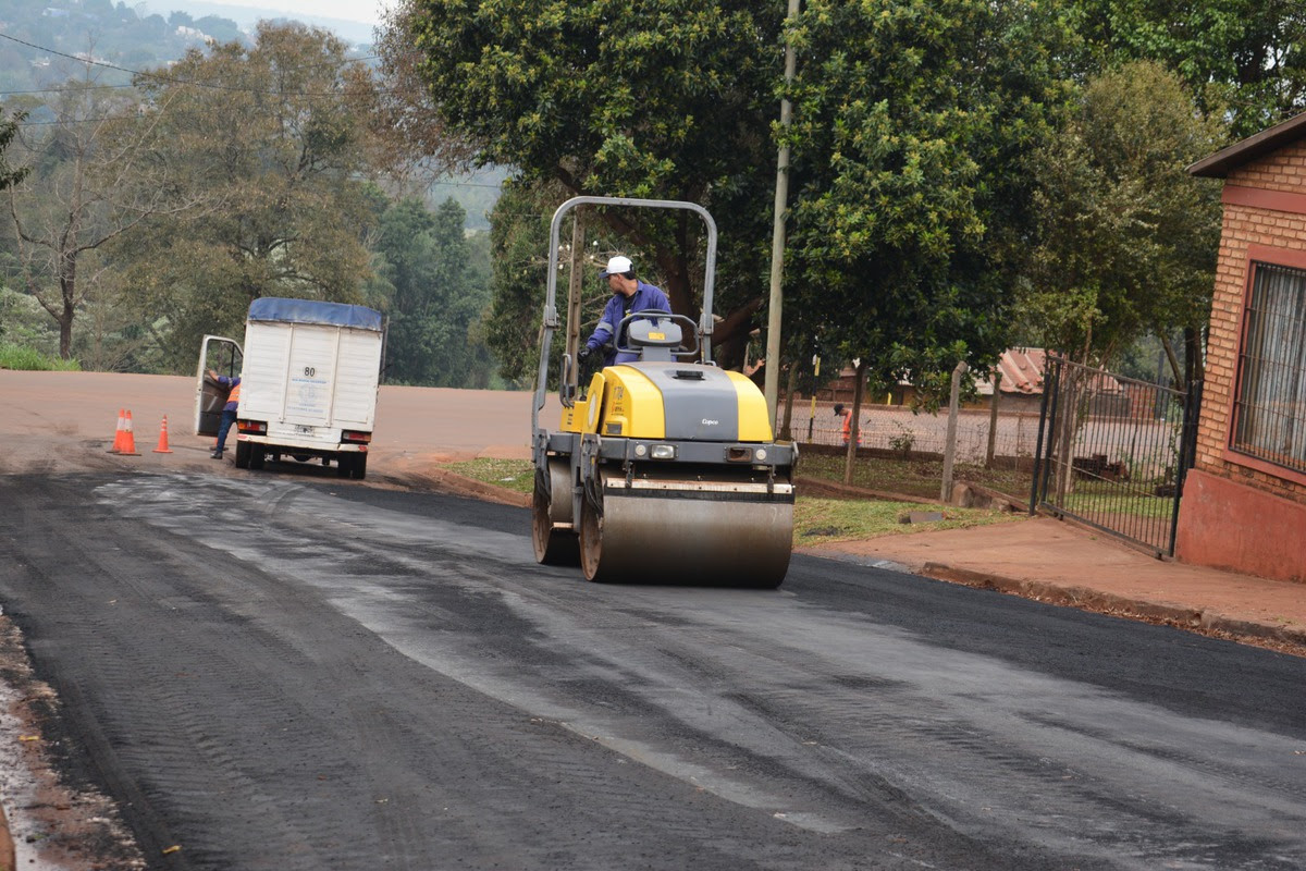 OBERÁ: Más barrios beneficiados con calles pavimentadas