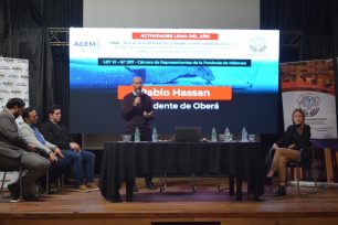Hassan expuso en Alem sobre la digitalización del municipio