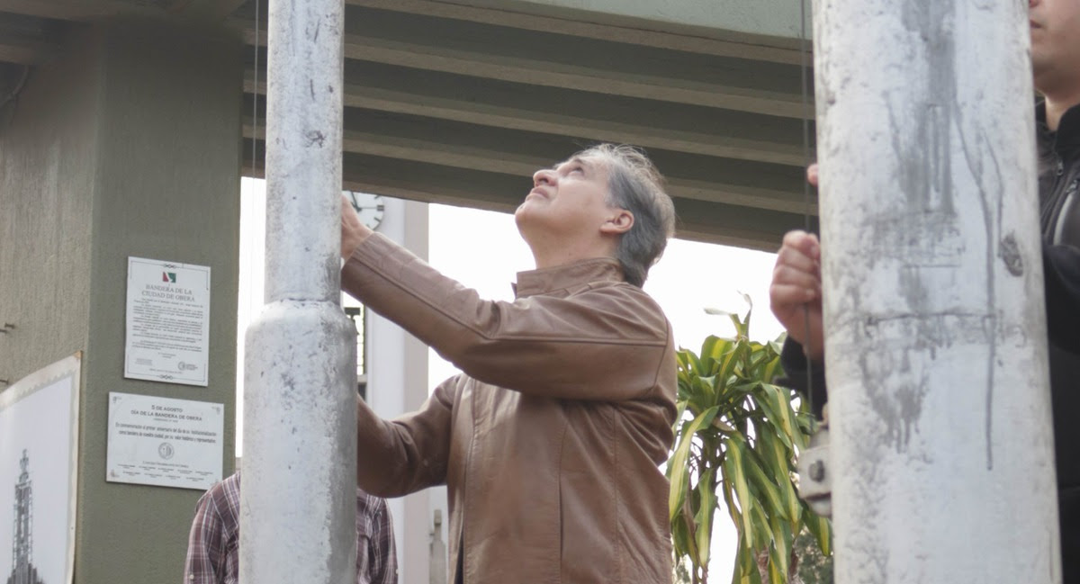 El creador de la insignia de Oberá izó la bandera en conmemoración de su creación