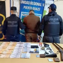 Detenido en Wanda con 250gr de cocaina, una escopeta Winchester, una pistola calibre 22, una pistola 9 mm y dinero en efectivo