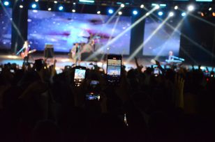 Gran Show de Los Tipitos en la Fiesta del Inmigrante, celebraron los 20 años de trayectoria junto