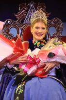 La nueva Reina Nacional del Inmigrante es representante de la Colectividad Nórdica, Ruth Bys