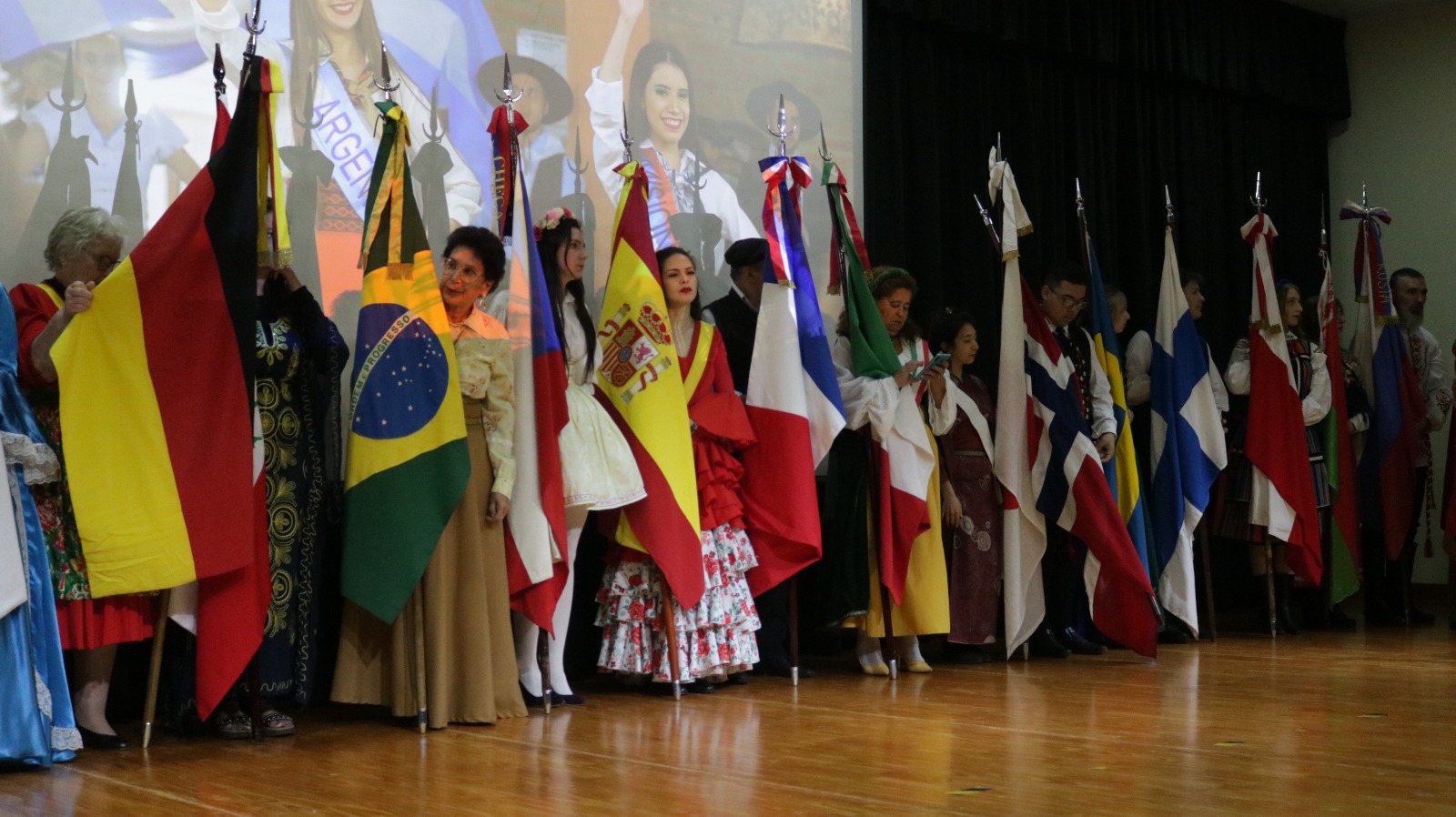 Día del Inmigrante: Emoción en el reconocimiento a quienes forjaron Oberá