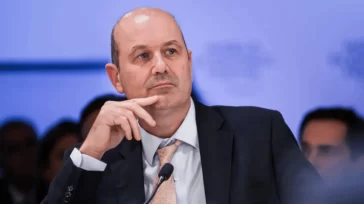 Cómo es el plan del Gobierno para jubilar a 10.000 empleados públicos