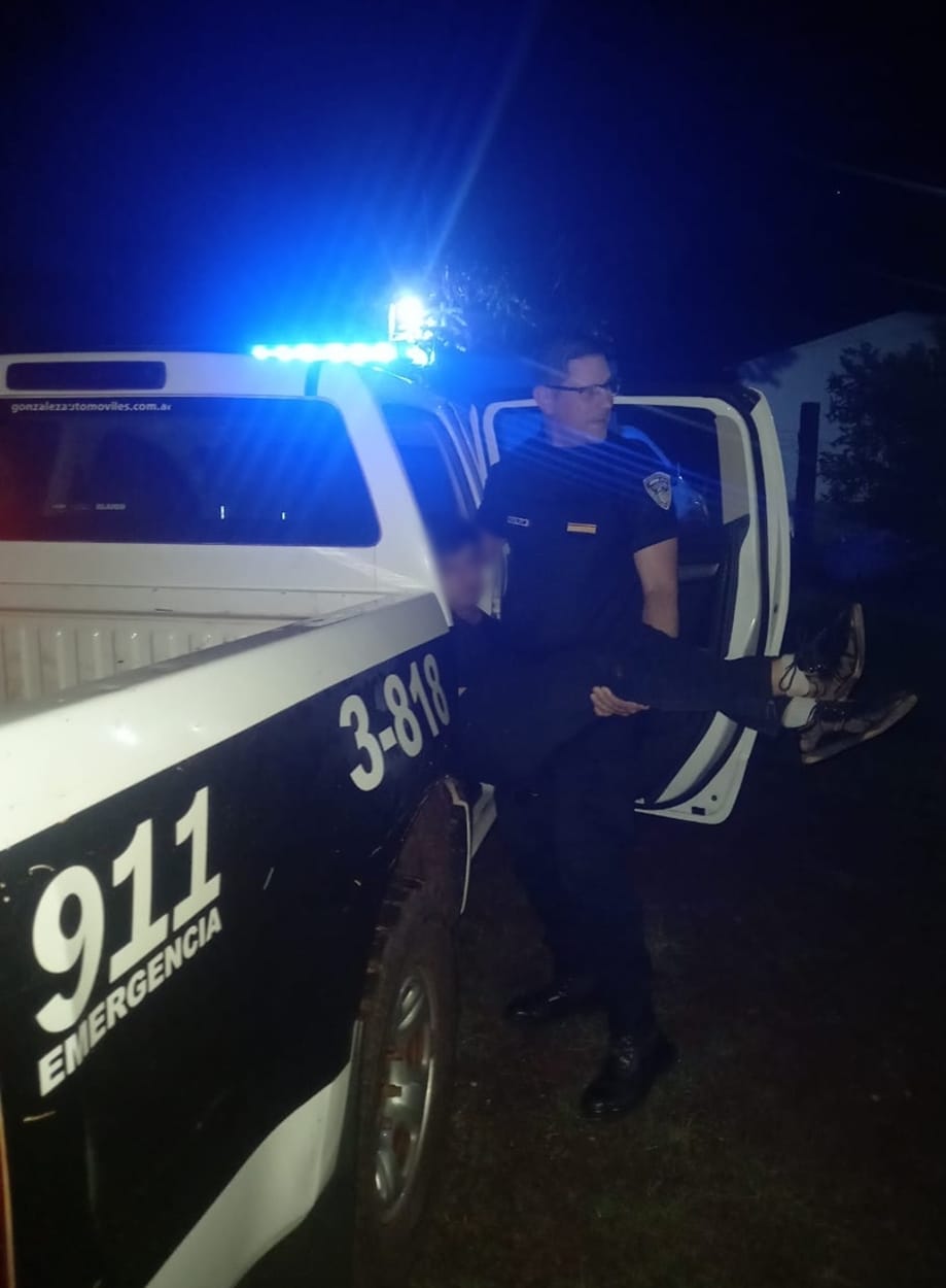 Efectivos policiales asistieron a estudiante que se descompensó en el Colegio