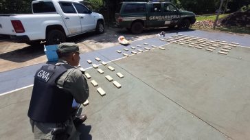 ElDorado: Un detenido con 47 kg de marihuana luego de evadir control de Gendarmería.