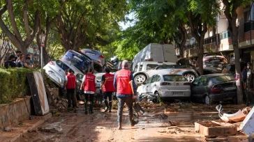 «Queremos que recojan a la gente muerta»: la sensación de abandono se apodera de Valencia