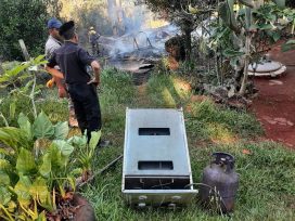 Incendio destruyó una vivienda familiar en Campo Viera