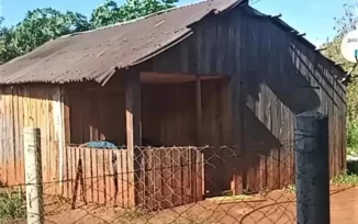 Los vecinos escuchaban gritos y denunciaron a la madre que maltaba a sus hijos en Aristóbulo del Valle