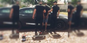 Lo atraparon cuando cortaba pasto con una máquina robada en Oberá