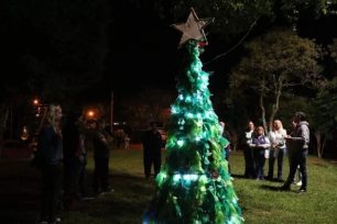 9 Barrios de la ciudad encendieron sus árboles navideños