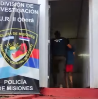 Investigadores policiales capturaron a un hombre buscado por abusar sexualmente de su hijastra