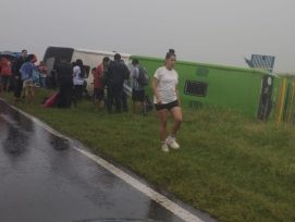 Colectivo que salió de Misiones volcó en cercanías a Itatí