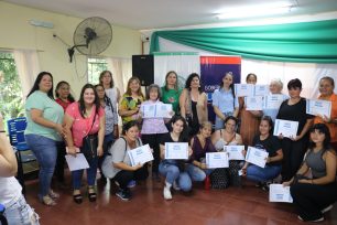 Más de 65 egresados de oficios claves