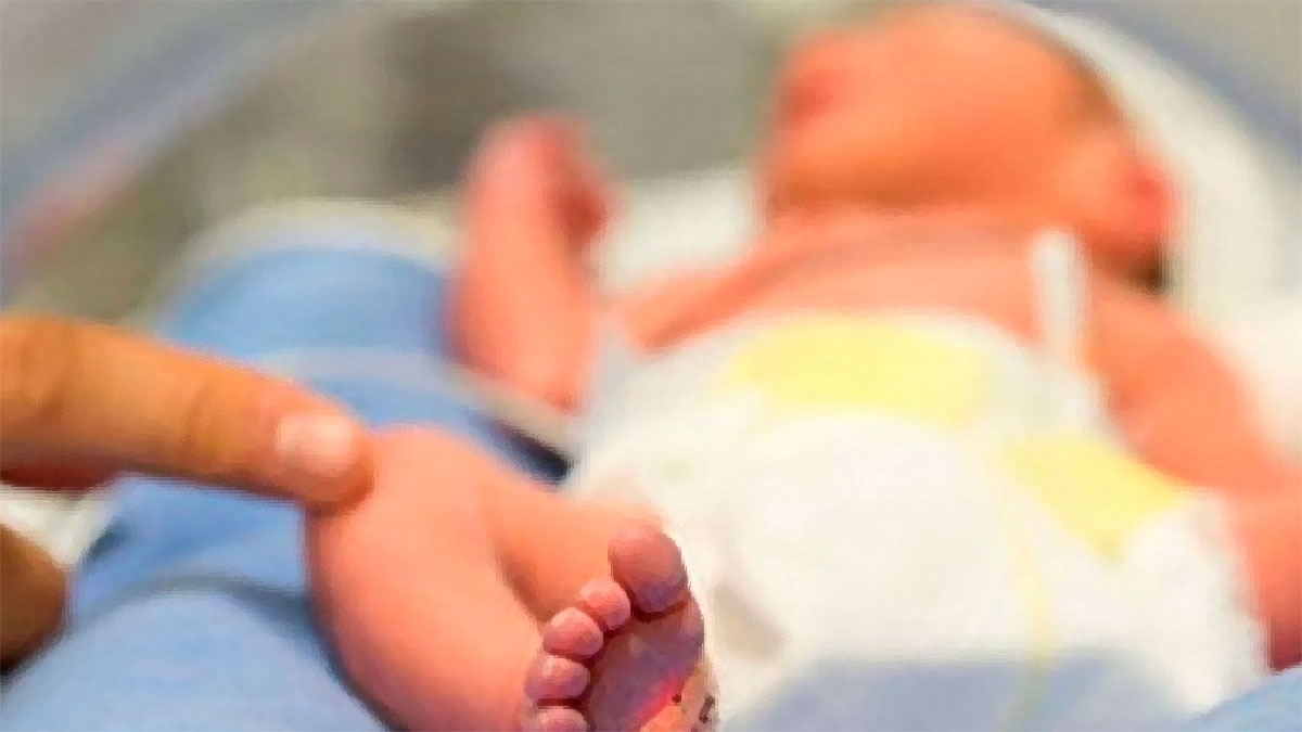 SAN VICENTE- Dio a luz a su bebe en el baño del hospital