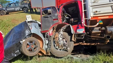Aristóbulo del Valle: choque frontal dejó un fallecido y un herido grave