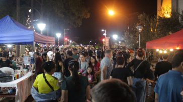 La última peatonal del año fue acompañada por una multitud de vecinos