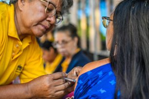 Vacuna contra el dengue: la provincia aplica la segunda dosis para adolescentes