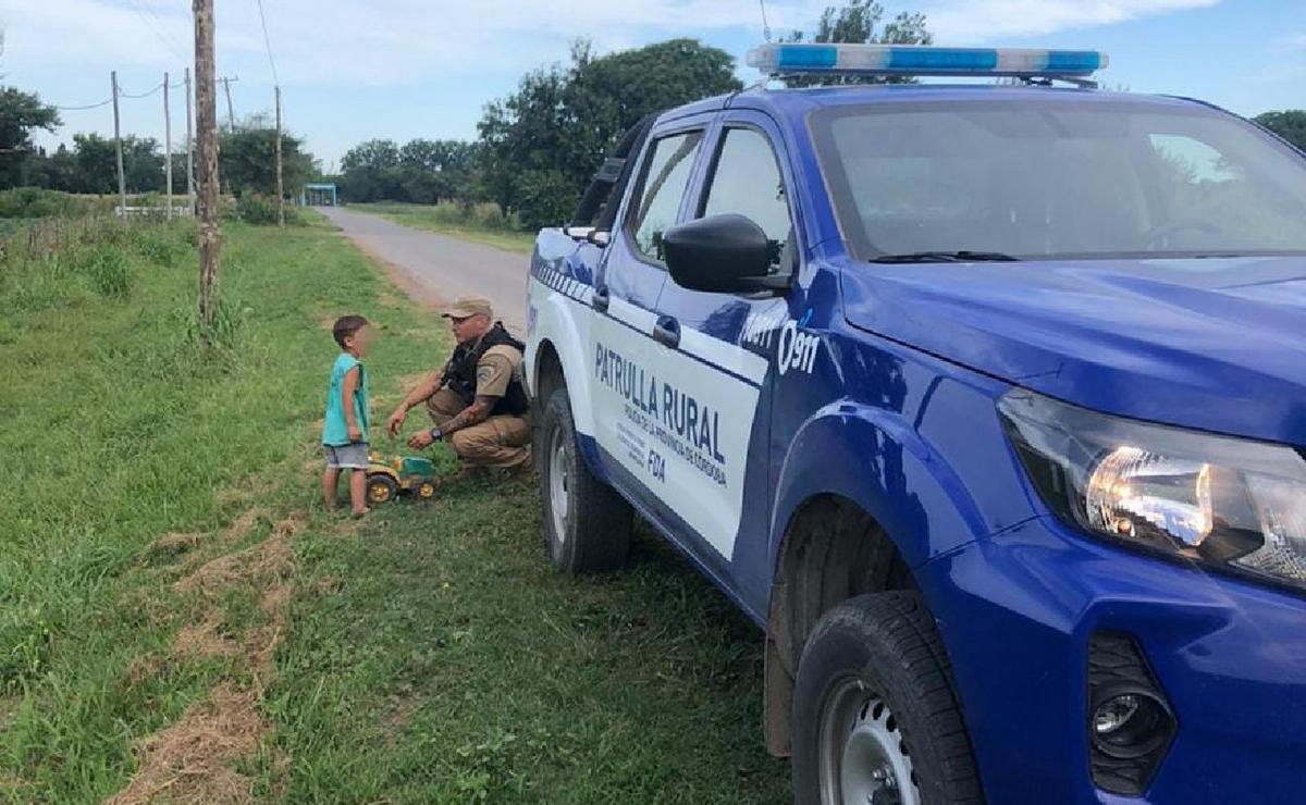 Encontraron a un niño de dos años deambulando solo a dos kilómetros de su casa