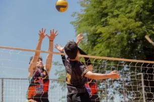 OBERÁ- Torneo de vóley mixto relámpago de reyes y chocolatada