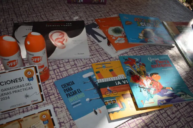 La escuela Nº 84 recibió su premio del concurso ¡Chau Dengue!