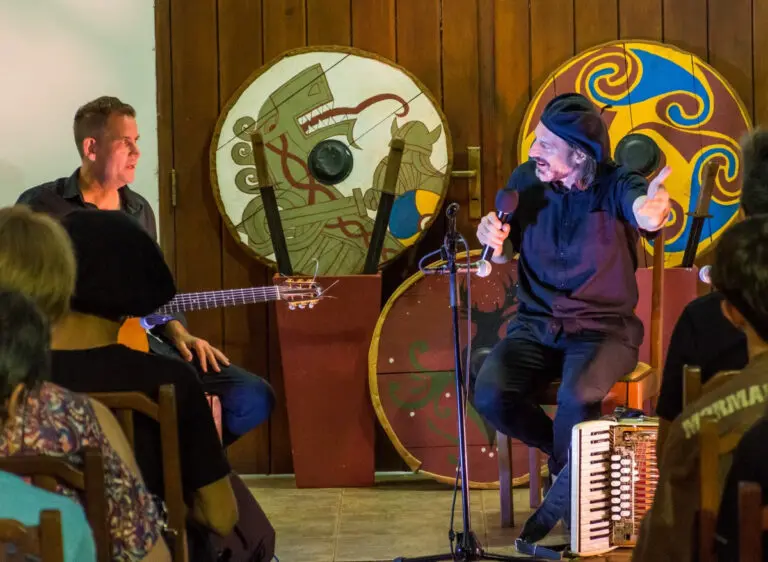 De Misiones a Noruega: el Chango Spasiuk y Per Einar Watle brindaron un conversatorio musical en Oberá