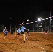 Voley de playa en el complejo deportivo de Oberá