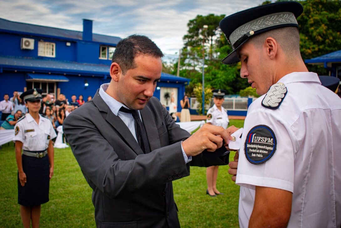 Más de 400 aspirantes a policías y penitenciarios arrancan el ciclo lectivo en la Universidad de las Fuerzas
