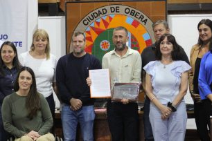 El Concejo Deliberante de Oberá distinguió a Lucas Vogel por su labor educativa