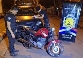Comando Centro detuvo a joven y conocido delincuente, además recuperó una motocicleta robada