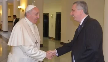 EL GOBERNADOR PASSALACQUA DECRETÓ DUELO EN TODA LA PROVINCIA POR EL FALLECIMIENTO DEL PAPA FRANCISCO