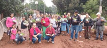 Se entregaron plantines para la huerta en el barrio Caballeriza