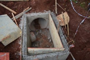 Avanza la obra de desagües pluviales sobre calle Casco Romano y Azota Caballo