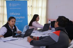 La Oficina de Empleo acercó sus servicios al barrio Günther