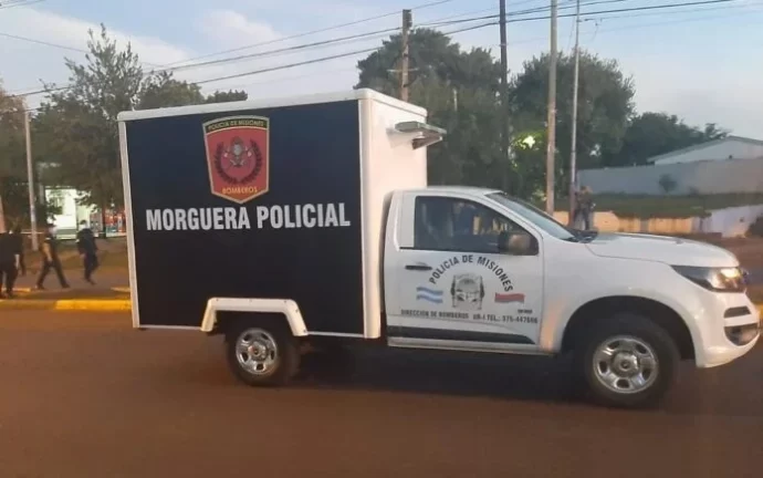 Investigan la muerte de un joven hallado en un departamento en Dos de Mayo