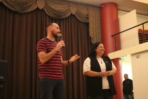 Hassan partició del Té solidario del Hogar de Madres en Tránsito