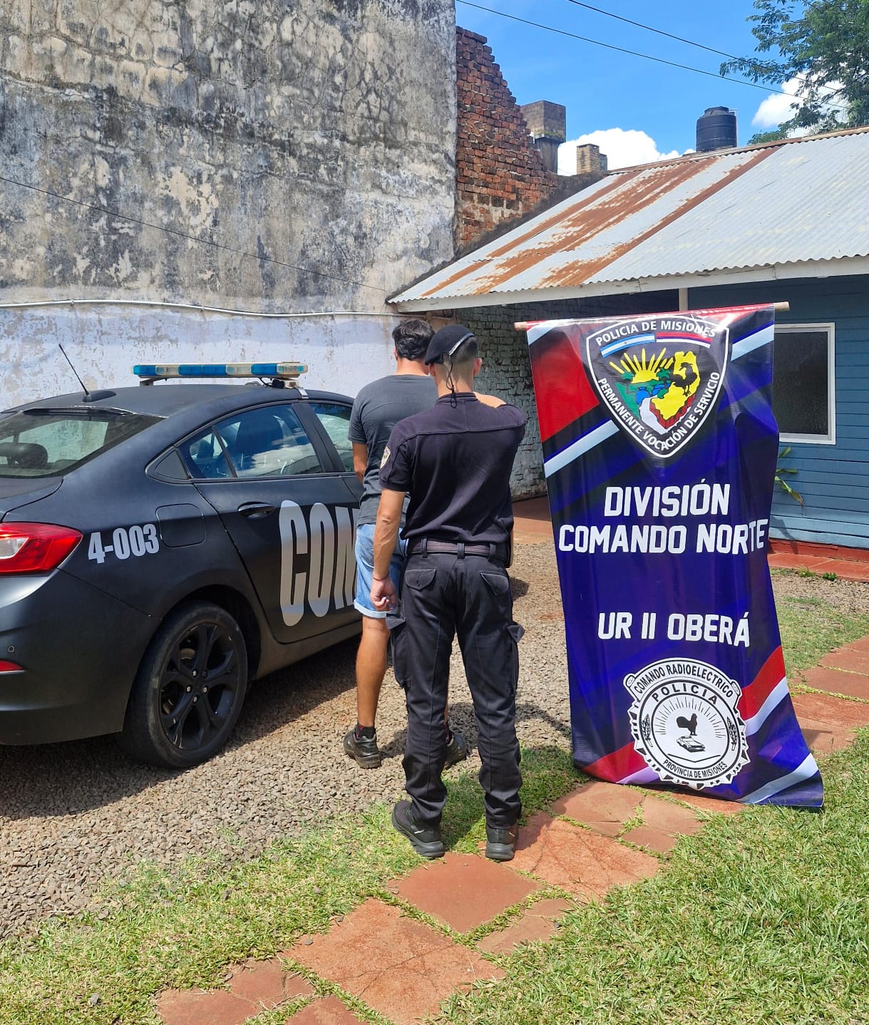 Un hombre fue detenido por causar disturbios y amenazar con un machete a la policía