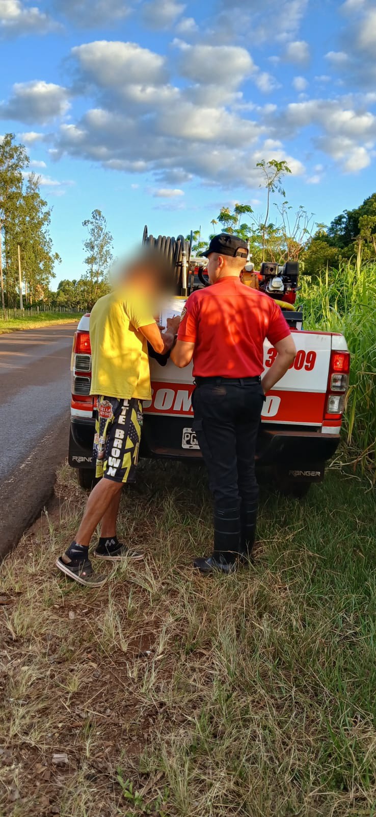 Bomberos intervinieron en un incendio de pinar y labraron un acta por quema ilegal en Panambí