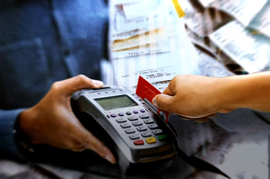 Efecto crisis nacional: nueve de cada diez misioneros usan tarjeta de crédito para la compra de alimentos