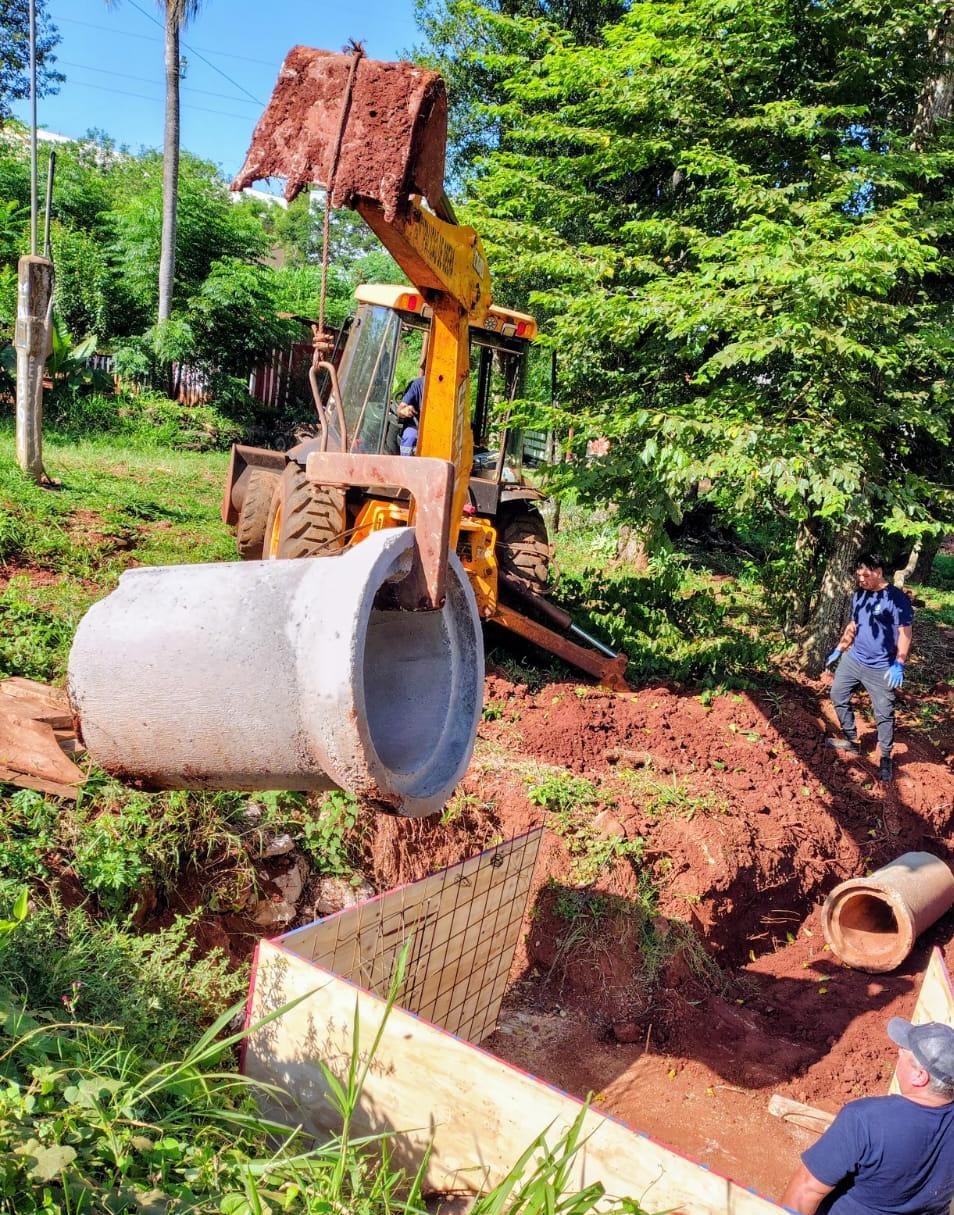 En Oberá se avanza con obras de cordón cuneta y desagües pluviales