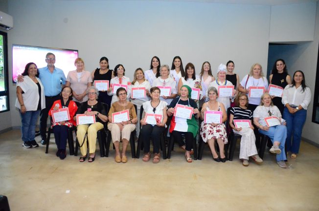 8M: Reconocimiento a Mujeres de las Colectividades