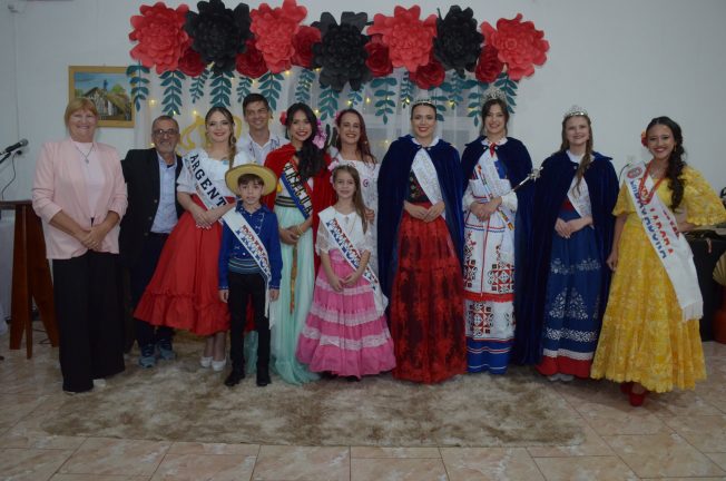 Alemania cierra la presentación de reinas de las colectividades