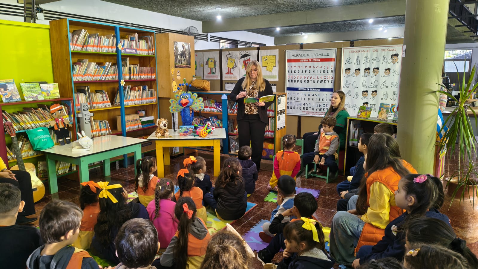 Encuentro de pequeños lectores con grandes historias