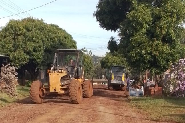 Barrio Schuster: mejoras en calles terradas y limpieza de cordones cuneta