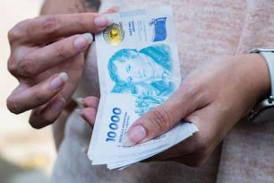 Misiones pagará el aguinaldo el 19 de junio a trabajadores estatales, jubilados y pensionados