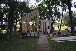 OBERÁ: Una nueva base policial y una plaza canina transforman la plaza del barrio Bella Vista