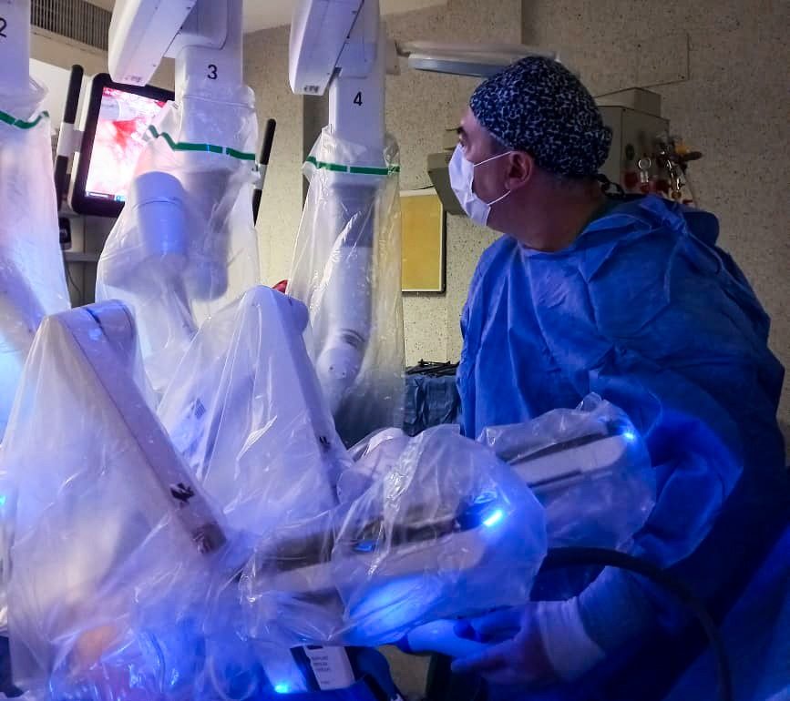 El Hospital Madariaga suma 84 cirugías con su nuevo robot da Vinci y roza las 2.000 intervenciones desde 2012
